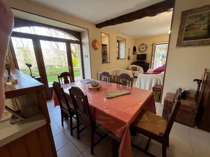 Image No.17-6 Bed House for sale