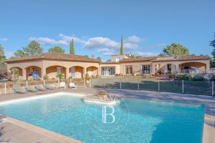 Image No.2-Maison de 6 chambres à vendre à Roquebrune-sur-Argens