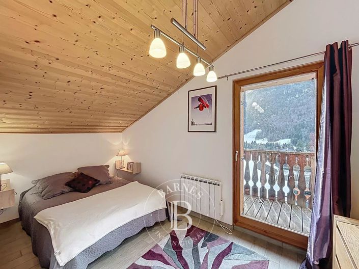 Image No.20-5 Bed House for sale