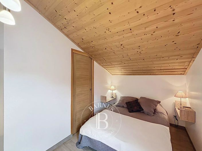 Image No.22-5 Bed House for sale