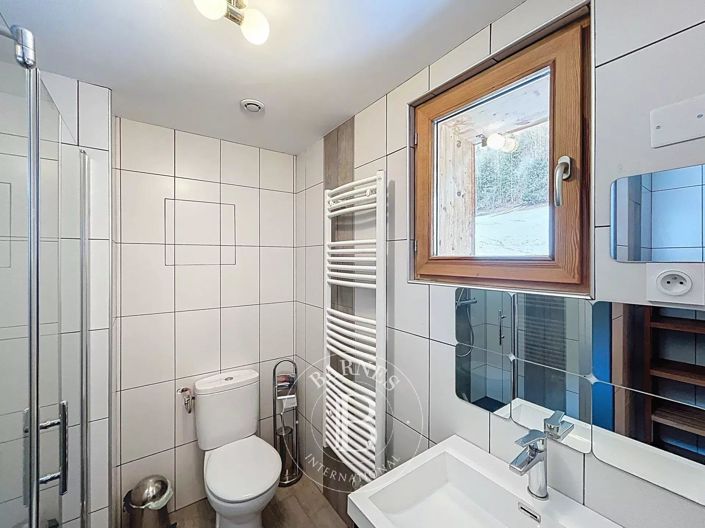 Image No.28-5 Bed House for sale