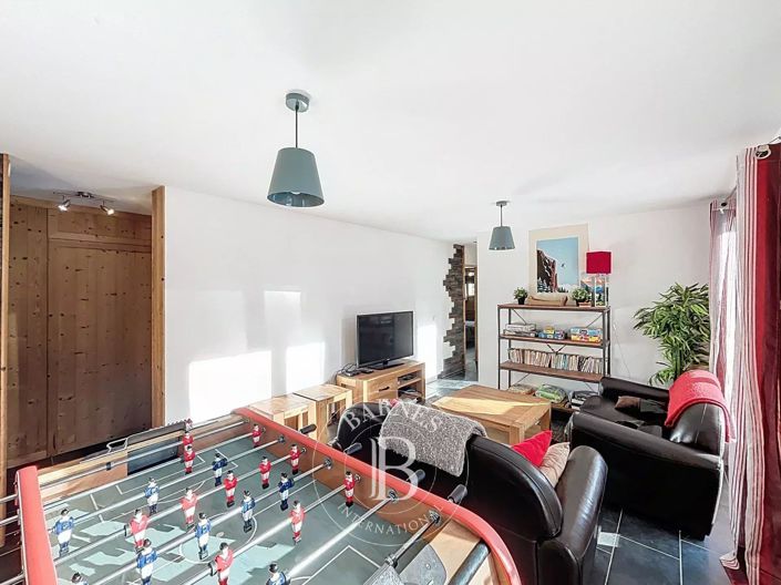 Image No.32-5 Bed House for sale