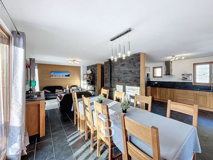 Image No.4-5 Bed House for sale