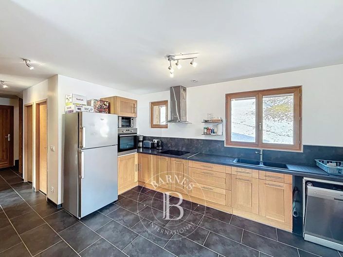 Image No.7-5 Bed House for sale