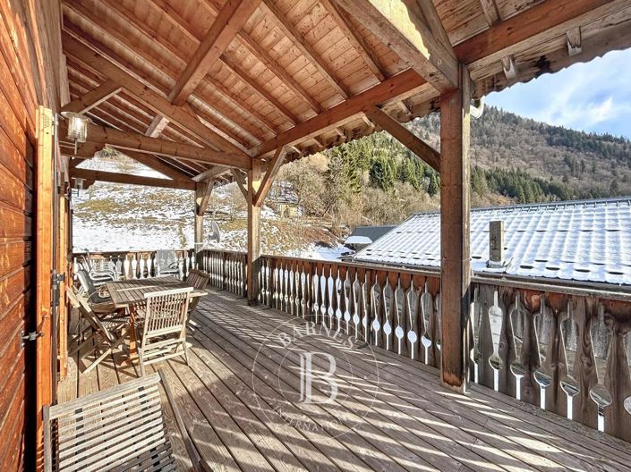 Image No.9-5 Bed House for sale