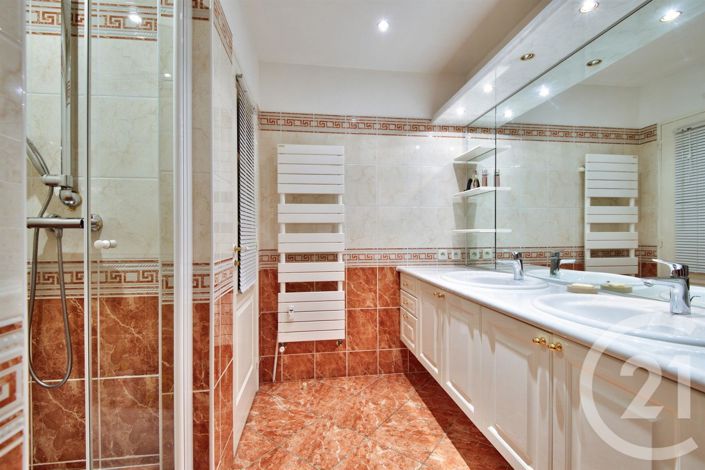 Image No.11-Appartement de 1 chambre à vendre à Nice