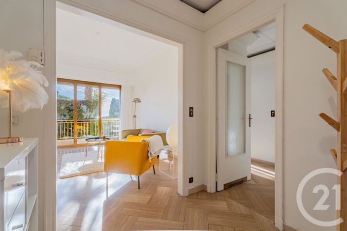 Image No.10-1 Bed Apartment for sale