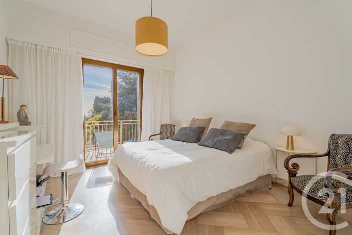 Image No.12-1 Bed Apartment for sale