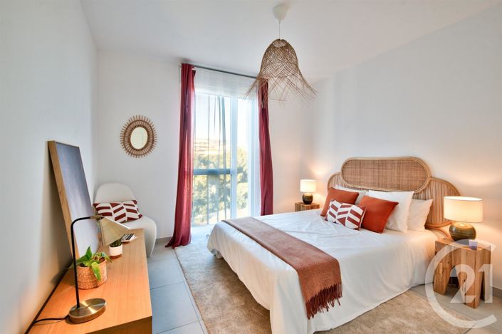 Image No.18-3 Bed Apartment for sale