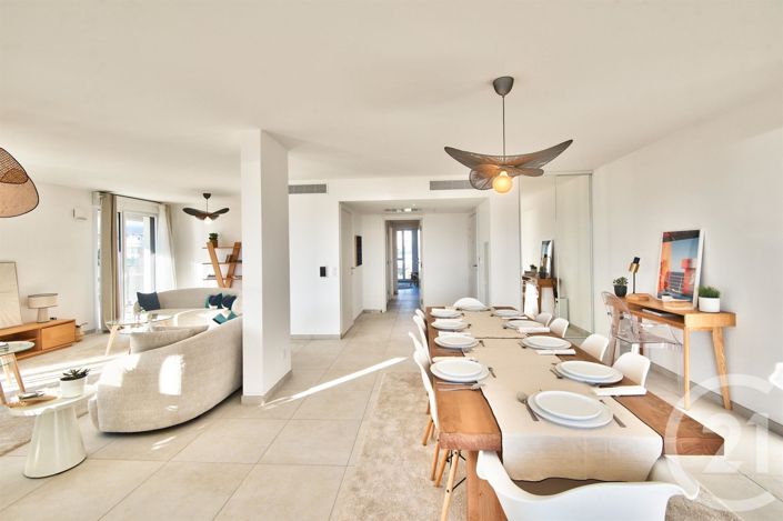 Image No.8-3 Bed Apartment for sale