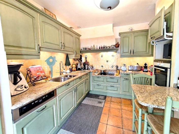 Image No.6-5 Bed House for sale