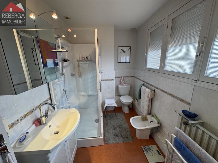 Image No.12-4 Bed House for sale