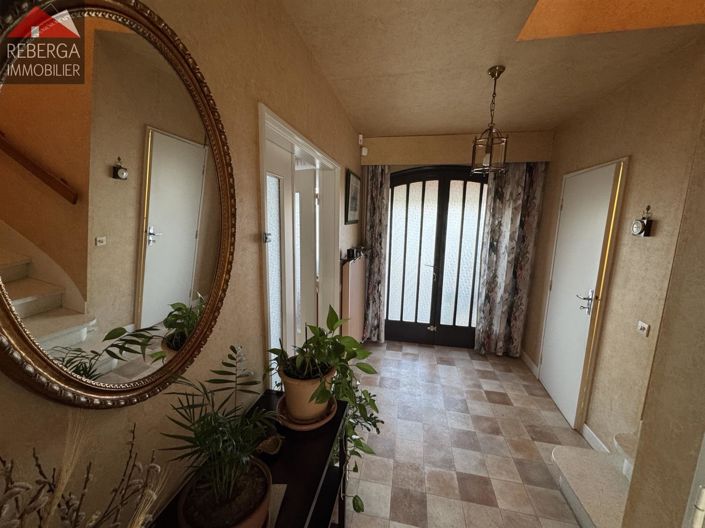 Image No.8-4 Bed House for sale