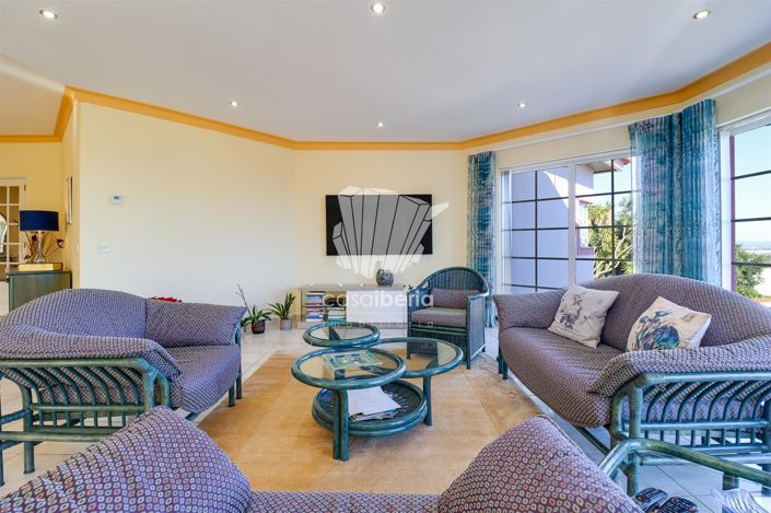 Image No.10-3 Bed House for sale