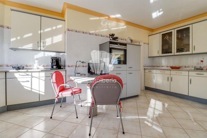 Image No.17-3 Bed House for sale