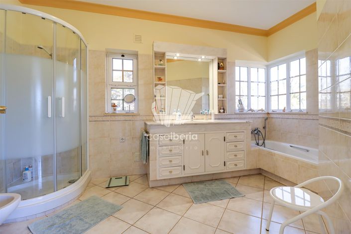 Image No.24-3 Bed House for sale