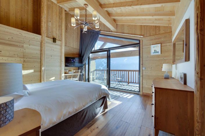 Image No.18-4 Bed House for sale