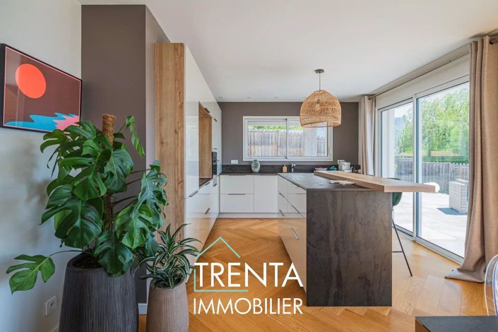 Image No.15-5 Bed House for sale