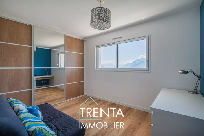 Image No.22-5 Bed House for sale