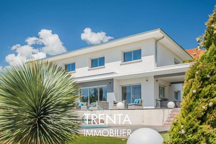 Image No.6-5 Bed House for sale