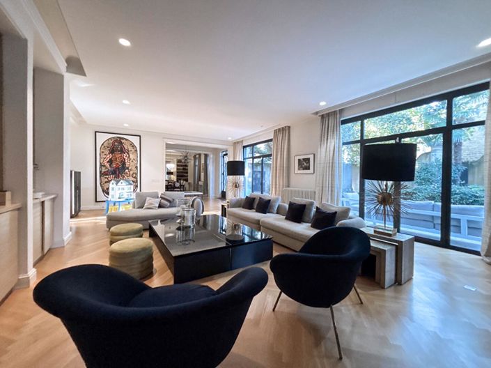 Image No.2-7 Bed Property for sale