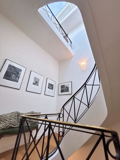 Image No.8-7 Bed Property for sale