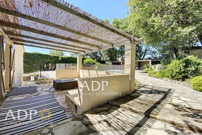 Image No.10-5 Bed House for sale