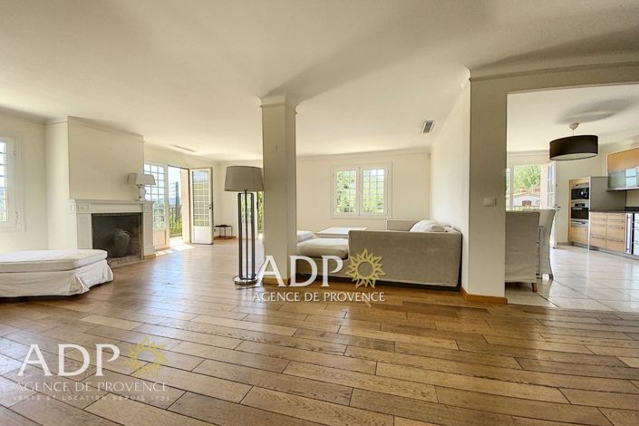 Image No.4-5 Bed House for sale