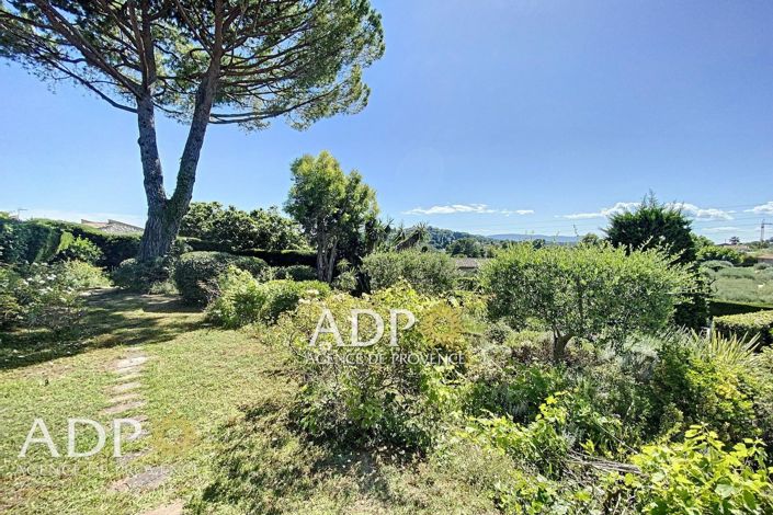 Image No.6-5 Bed House for sale