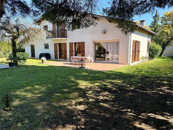 Image No.2-4 Bed House for sale