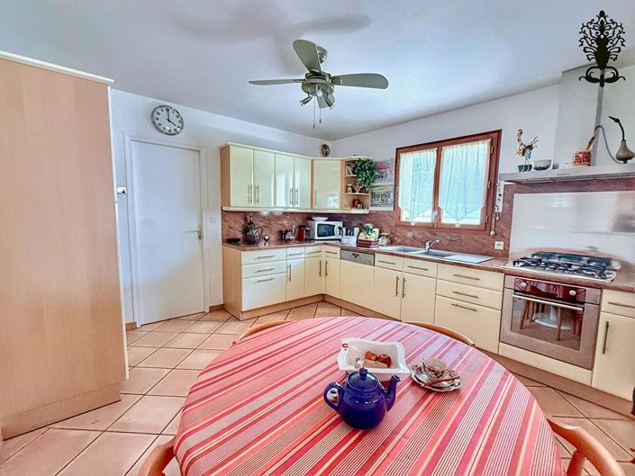 Image No.7-4 Bed House for sale