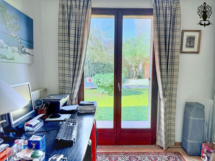 Image No.8-4 Bed House for sale