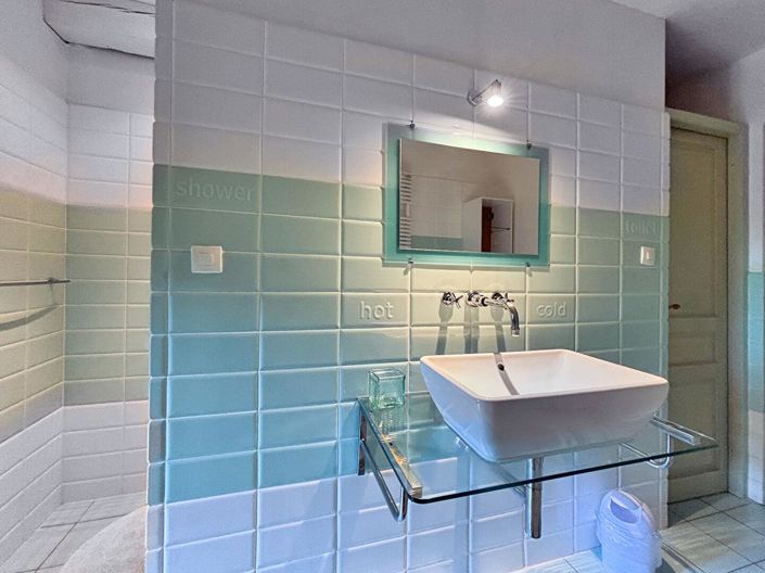 Image No.10-11 Bed House for sale