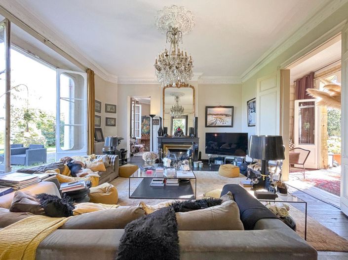 Image No.2-Propriété de 8 chambres à vendre à Bordeaux