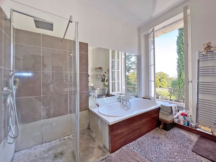 Image No.6-Propriété de 8 chambres à vendre à Bordeaux