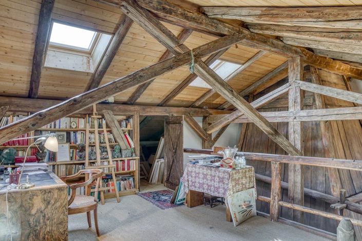 Image No.12-6 Bed House for sale