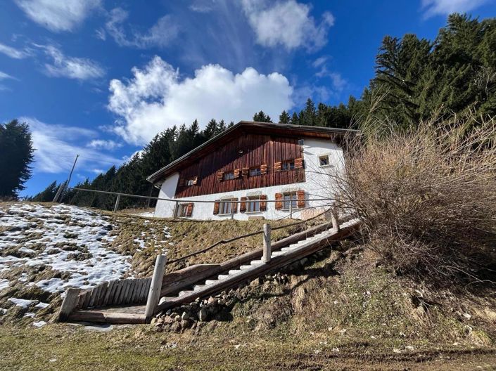 Image No.13-6 Bed House for sale