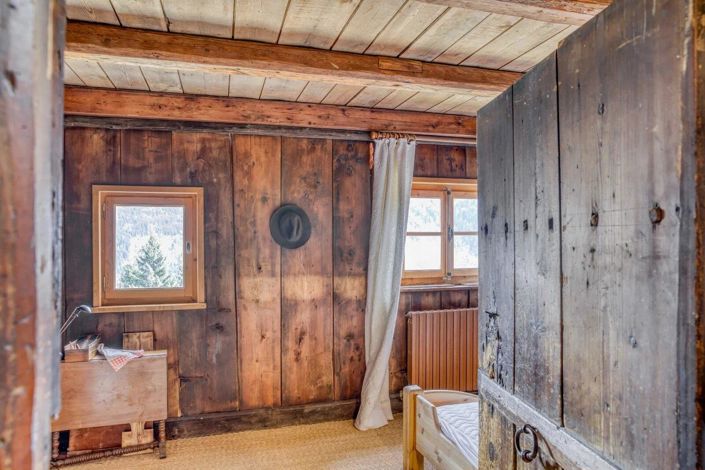 Image No.9-6 Bed House for sale