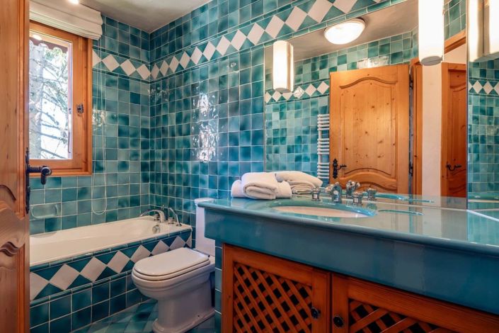 Image No.9-6 Bed House for sale