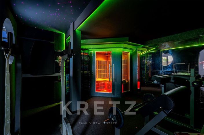 Image No.16-7 Bed Property for sale