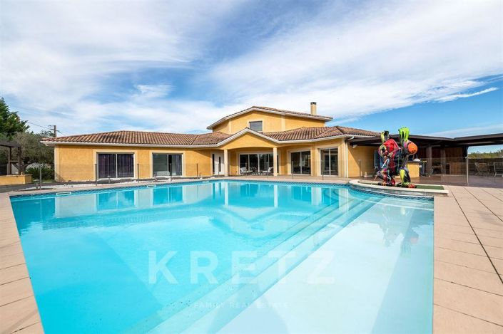 Image No.2-7 Bed Property for sale