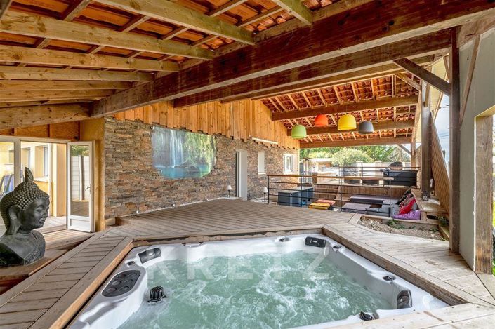 Image No.3-7 Bed Property for sale