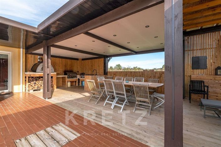 Image No.4-7 Bed Property for sale