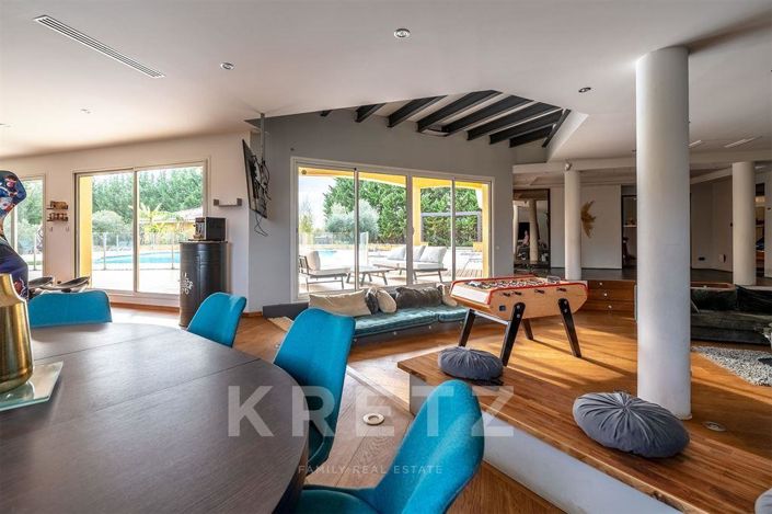 Image No.7-7 Bed Property for sale