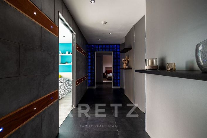 Image No.9-7 Bed Property for sale