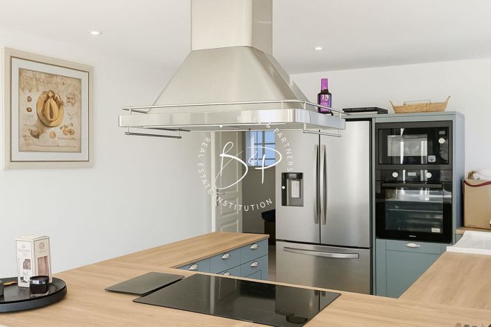 Image No.10-6 Bed House for sale