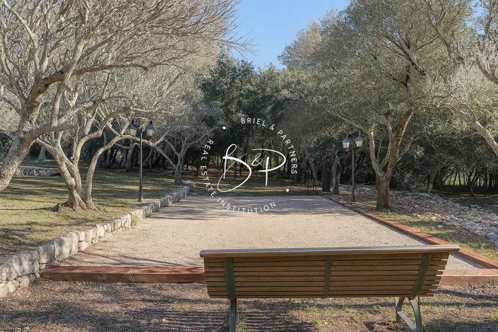 Image No.16-6 Bed House for sale