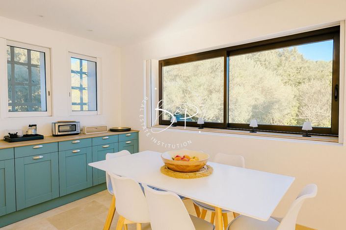 Image No.9-6 Bed House for sale