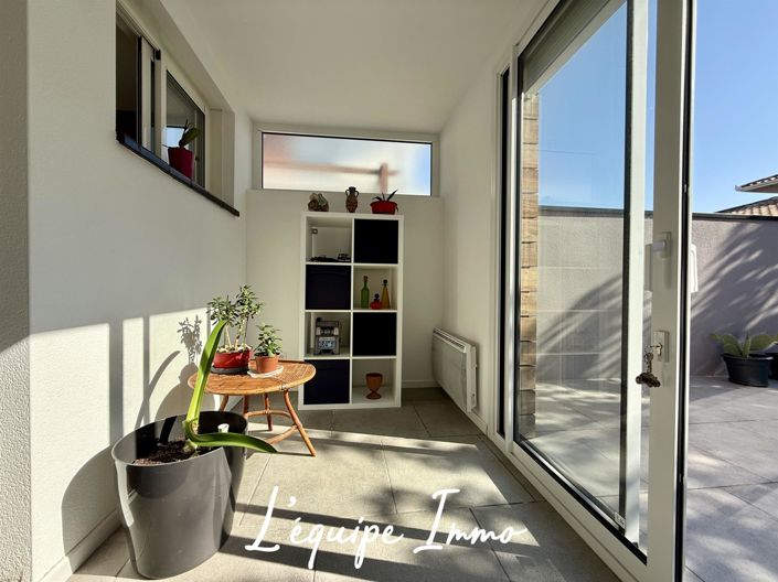 Image No.10-3 Bed House for sale