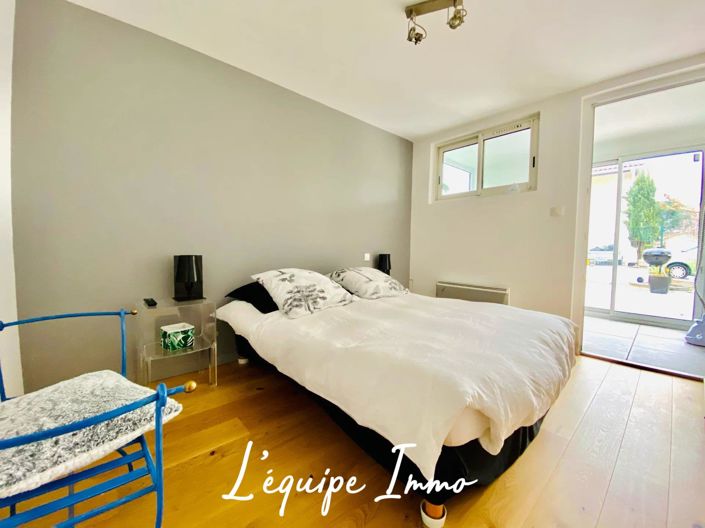 Image No.6-3 Bed House for sale